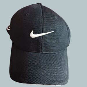 Nike Black Flexfit Golf Hat With White Swoosh Logo & Embroidered Details